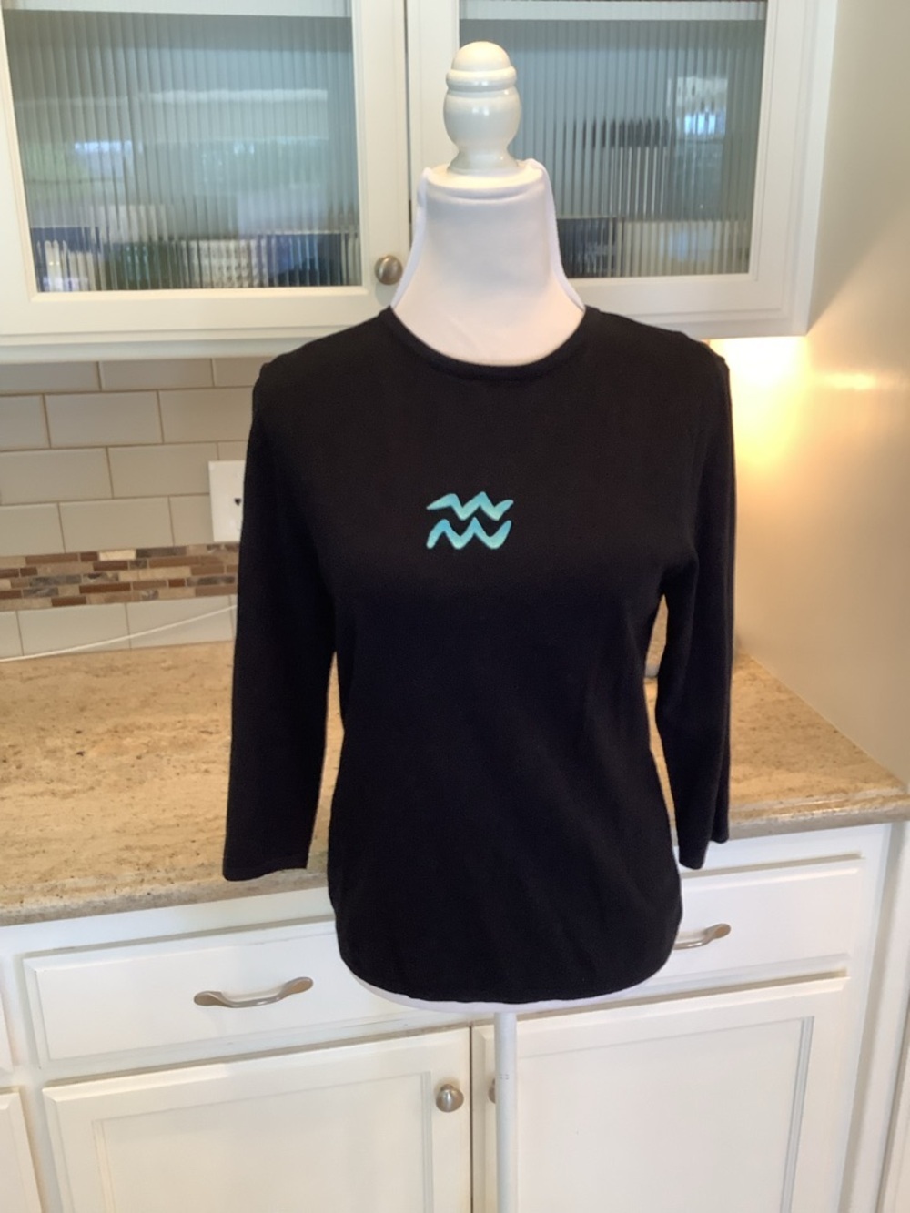Aquarius ♒️ 262 1/2 Silk Black 3/4-Sleeve Crewneck Top Size Large